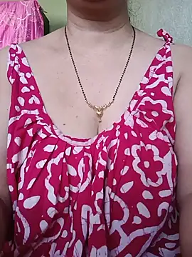 Snapshot of Rosy-B chatting on May 2026 10:01:01 AM Rosy-B online show from May 2026 10:01:01 AM
