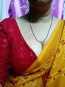 Snapshot of Rosy-B chatting on February 2025 06:59:01 PM Rosy-B online show from February 2025 06:59:01 PM