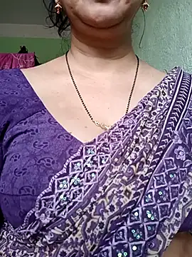 Snapshot of Rosy-B chatting on November 2025 09:42:02 AM Rosy-B online show from November 2025 09:42:02 AM