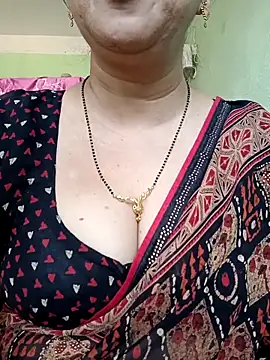 Snapshot of Rosy-B chatting on March 2025 09:34:01 AM Rosy-B online show from March 2025 09:34:01 AM