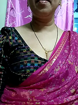 Snapshot of Rosy-B chatting on February 2025 12:20:01 AM Rosy-B online show from February 2025 12:20:01 AM