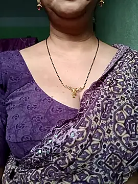 Snapshot of Rosy-B chatting on November 2025 12:36:01 AM Rosy-B online show from November 2025 12:36:01 AM