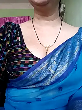 Snapshot of Rosy-B chatting on February 2025 10:07:02 AM Rosy-B online show from February 2025 10:07:02 AM