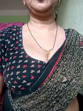 Snapshot of Rosy-B chatting on September 2025 09:38:01 AM Rosy-B online show from September 2025 09:38:01 AM