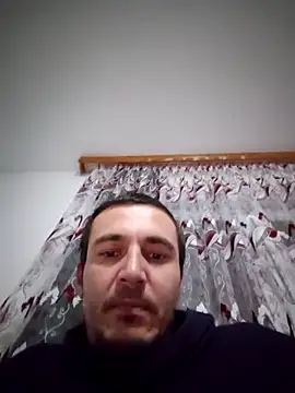 Snapshot of mayk18cm chatting on November 2025 05:39:01 PM mayk18cm online show from November 2025 05:39:01 PM