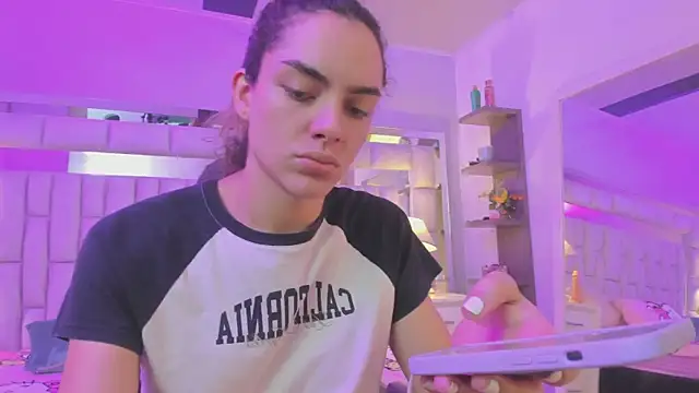 mariiahneedles online show from March 2026 01:39:02 AM