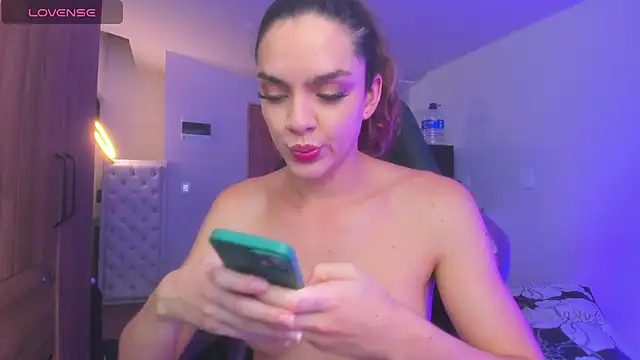Snapshot of mariiahneedles chatting on July 2026 12:32:01 AM mariiahneedles online show from July 2026 12:32:01 AM