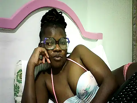 Pierra77 online show from February 2026 10:49:01 PM