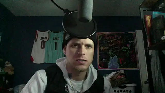 Snapshot of traejddd chatting on April 2026 06:03:02 PM traejddd online show from April 2026 06:03:02 PM