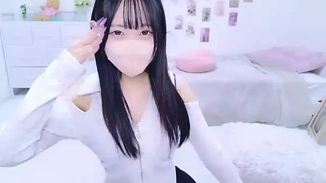 Snapshot of Suzu_ch_xx chatting on October 2025 12:18:02 PM Suzu ch xx online show from October 2025 12:18:02 PM