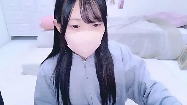 Snapshot of Suzu_ch_xx chatting on October 2025 12:50:02 PM Suzu ch xx online show from October 2025 12:50:02 PM