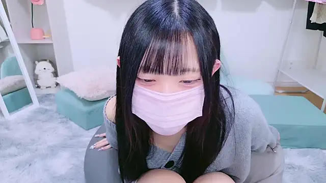Snapshot of Suzu_ch_xx chatting on December 2024 06:44:01 PM Suzu ch xx online show from December 2024 06:44:01 PM