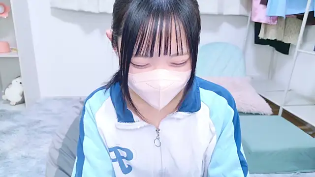 Snapshot of Suzu_ch_xx chatting on February 2025 09:27:01 PM Suzu ch xx online show from February 2025 09:27:01 PM
