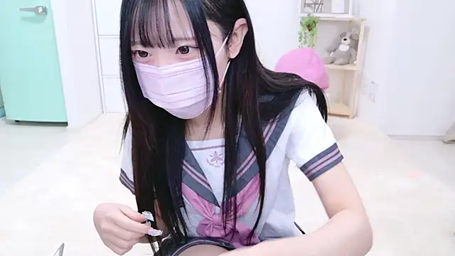 Snapshot of Suzu_ch_xx chatting on January 2025 06:51:02 PM Suzu ch xx online show from January 2025 06:51:02 PM