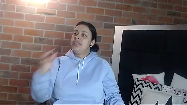 salome  hills1 online show from January 2025 02:32:02 PM