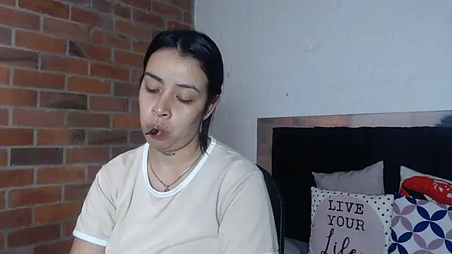 salome  hills1 online show from November 2025 01:55:02 PM