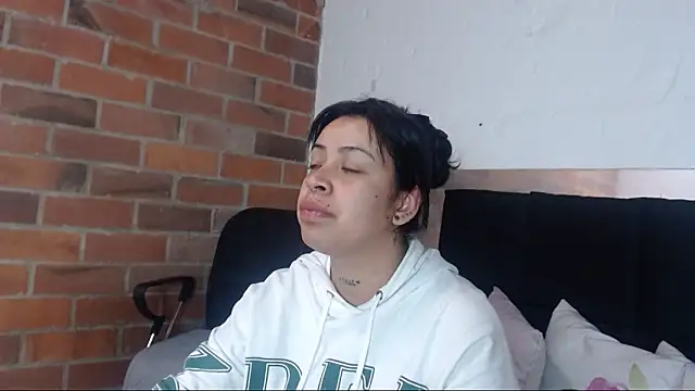 salome  hills1 online show from February 2025 05:29:02 PM