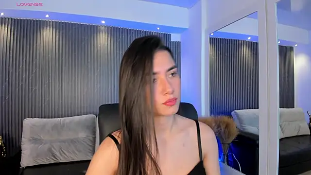 Emmaa Robertss online show from September 2025 12:21:01 PM