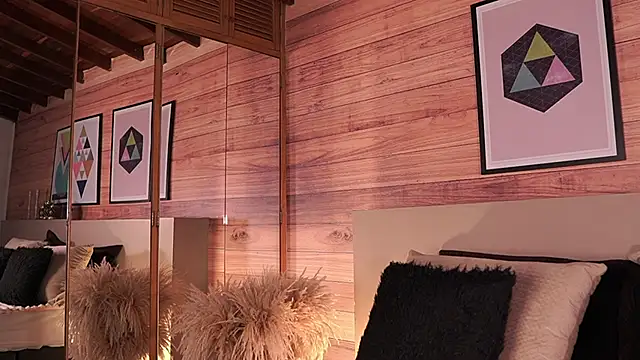 IzzyWild online show from November 2025 10:47:02 AM