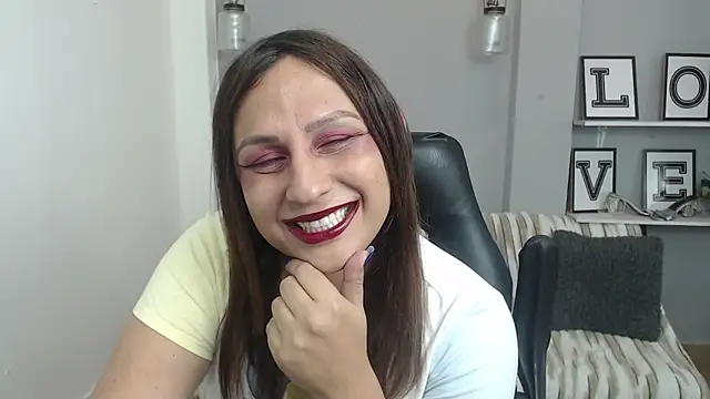 Analia 01 online show from April 2026 01:59:02 PM