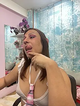 Analia 01 online show from November 2025 01:03:01 PM