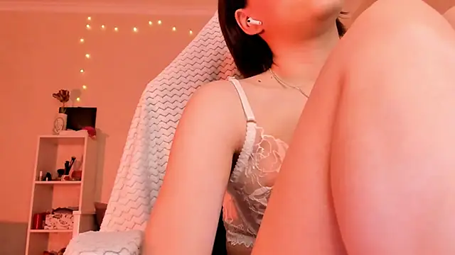 Snapshot of Britney_Ross chatting on October 2025 02:56:01 AM Britney Ross online show from October 2025 02:56:01 AM