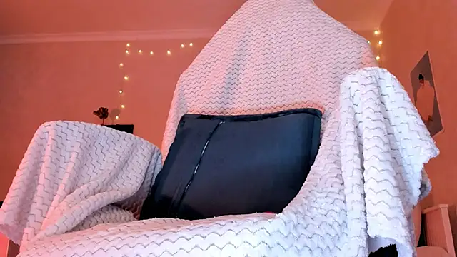 Snapshot of Britney_Ross chatting on November 2025 03:55:01 AM Britney Ross online show from November 2025 03:55:01 AM