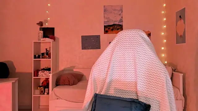 Snapshot of Britney_Ross chatting on November 2025 03:23:02 AM Britney Ross online show from November 2025 03:23:02 AM