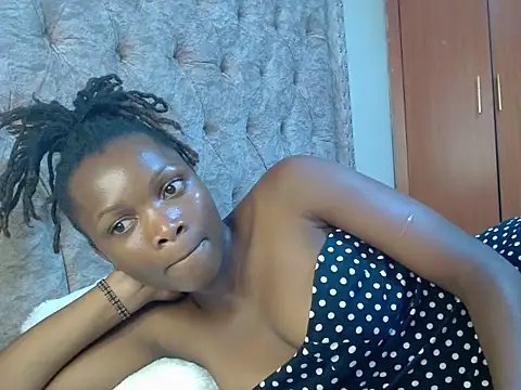 Snapshot of Naughty_Girl17 chatting on February 2025 07:34:01 AM Naughty Girl17 online show from February 2025 07:34:01 AM