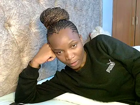 Snapshot of Naughty_Girl17 chatting on December 2025 05:13:01 AM Naughty Girl17 online show from December 2025 05:13:01 AM