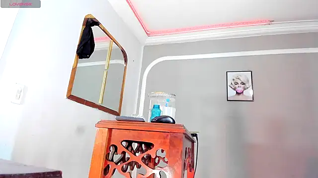 Snapshot of Jimena_Grey chatting on November 2025 11:03:02 AM Jimena Grey online show from November 2025 11:03:02 AM