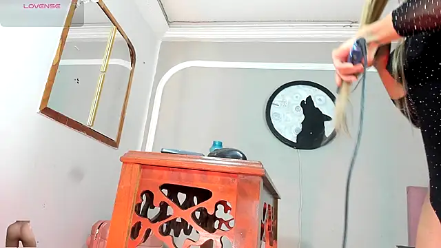 Snapshot of Jimena_Grey chatting on November 2025 06:17:01 AM Jimena Grey online show from November 2025 06:17:01 AM