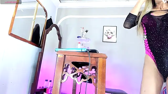 Snapshot of Jimena_Grey chatting on November 2025 09:42:01 AM Jimena Grey online show from November 2025 09:42:01 AM