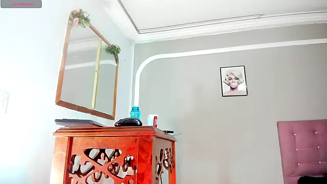 Snapshot of Jimena_Grey chatting on October 2025 07:03:02 PM Jimena Grey online show from October 2025 07:03:02 PM