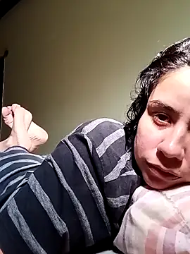 Michellluxo online show from February 2026 08:04:01 PM