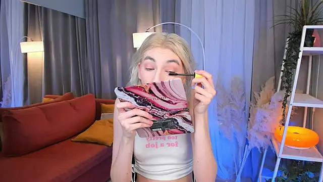 Snapshot of Mia_Cheers chatting on March 2025 01:59:02 PM Mia Cheers online show from March 2025 01:59:02 PM