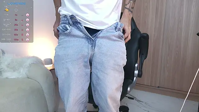 Snapshot of badboy_one_ chatting on October 2025 11:28:01 PM badboy one online show from October 2025 11:28:01 PM