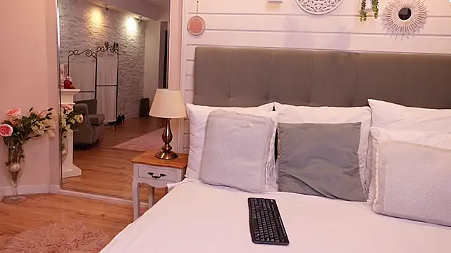 LinaReese online show from February 2025 10:01:01 AM