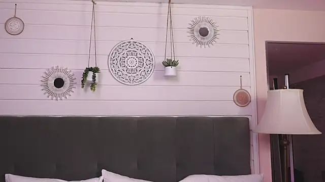 LinaReese online show from November 2025 04:45:01 AM