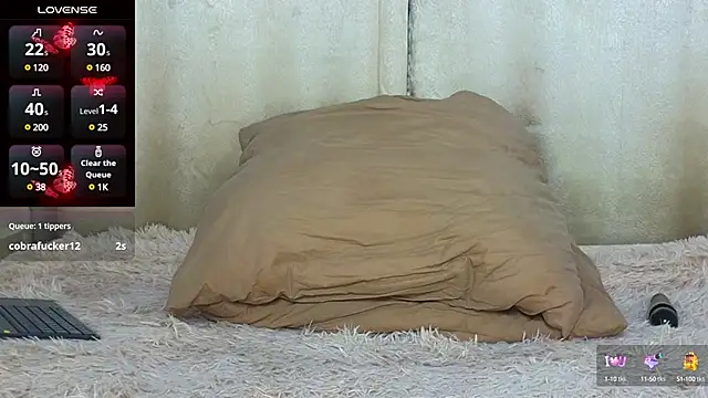 Snapshot of Molliblum chatting on March 2025 05:15:01 PM Molliblum online show from March 2025 05:15:01 PM