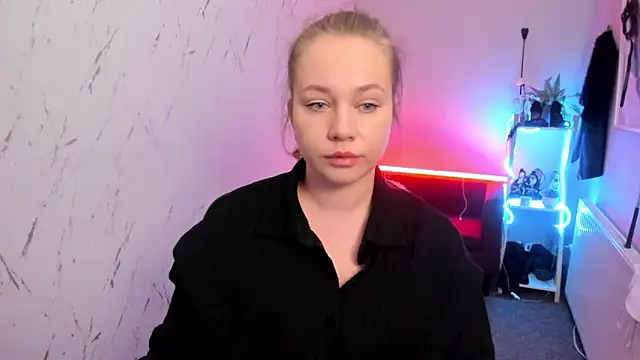 holly xglam online show from April 2026 07:53:01 PM