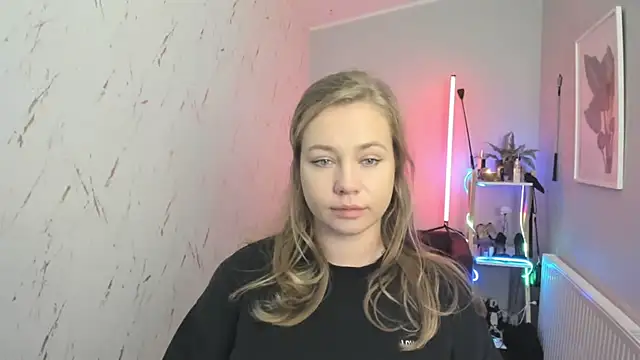 Snapshot of holly_xglam chatting on October 2025 06:31:02 PM holly xglam online show from October 2025 06:31:02 PM