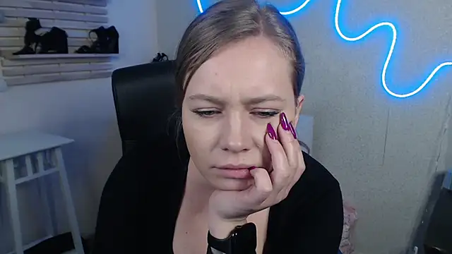 Snapshot of holly_xglam chatting on February 2025 06:24:02 AM holly xglam online show from February 2025 06:24:02 AM