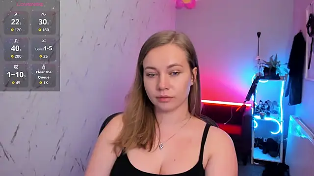 holly xglam online show from March 2026 08:09:01 PM