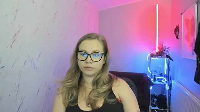 Snapshot of holly_xglam chatting on October 2025 08:10:01 PM holly xglam online show from October 2025 08:10:01 PM