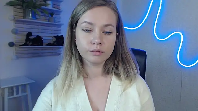 Snapshot of holly_xglam chatting on March 2025 03:24:01 AM holly xglam online show from March 2025 03:24:01 AM