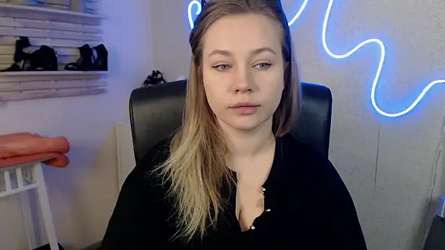 Snapshot of holly_xglam chatting on March 2025 12:04:02 AM holly xglam online show from March 2025 12:04:02 AM