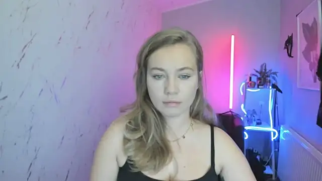 Snapshot of holly_xglam chatting on October 2025 05:45:02 PM holly xglam online show from October 2025 05:45:02 PM