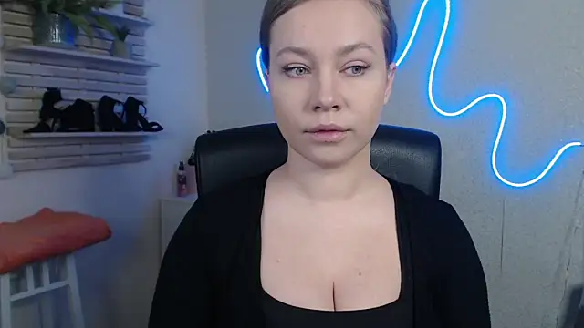 Snapshot of holly_xglam chatting on February 2025 12:14:02 AM holly xglam online show from February 2025 12:14:02 AM