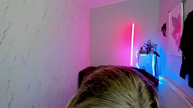 Snapshot of holly_xglam chatting on November 2025 07:51:02 PM holly xglam online show from November 2025 07:51:02 PM